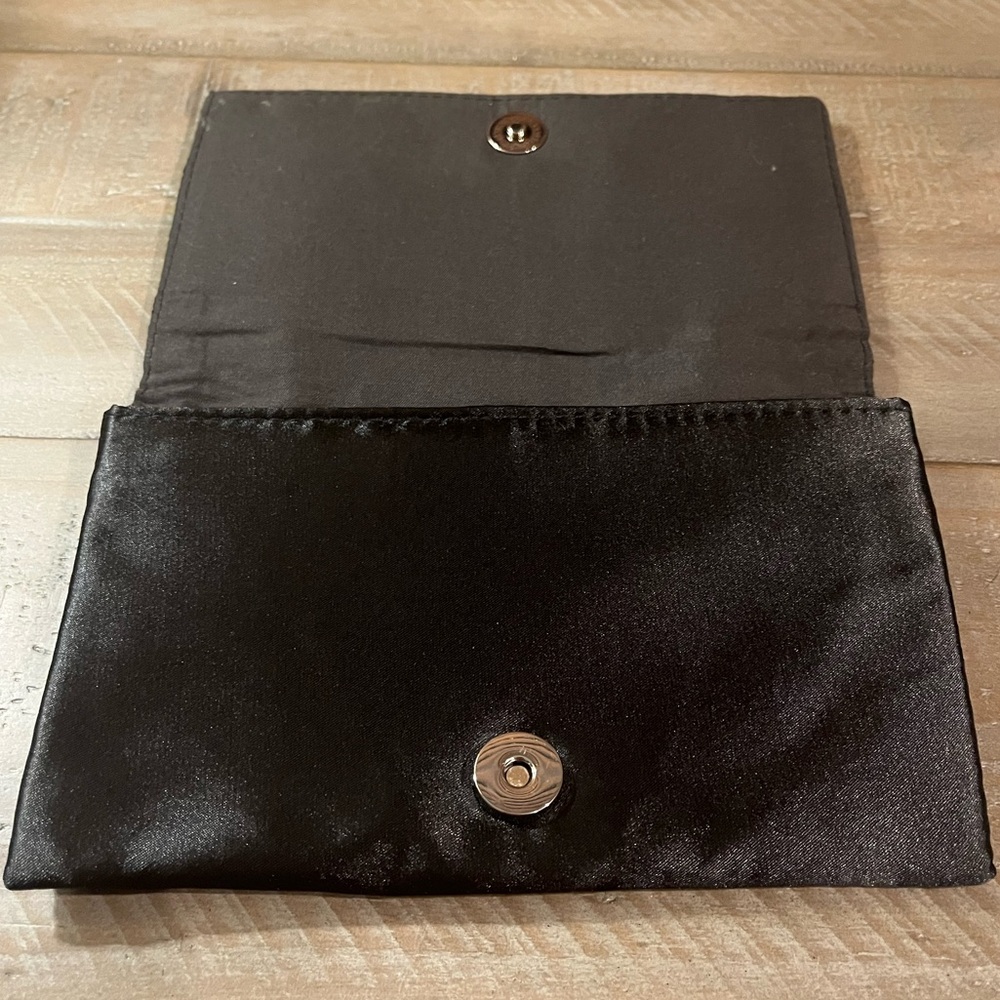 Amber Sceats Stella Crystal Clutch - Picture 13 of 17